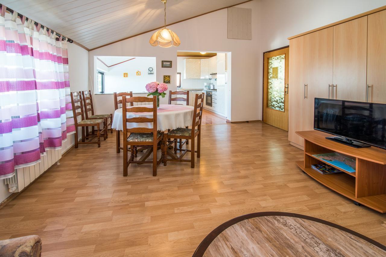 Apartment Sandra Krk Đảo Krk Ngoại thất bức ảnh